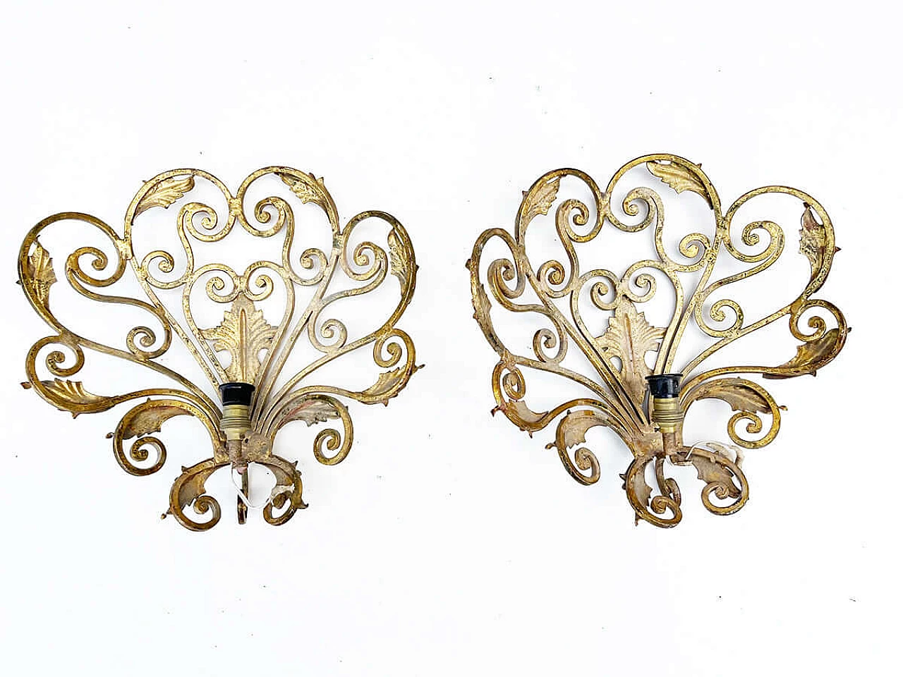 Pair of gold-decorated wrought iron wall sconces attributed to Pierluigi Colli, 1950s 3