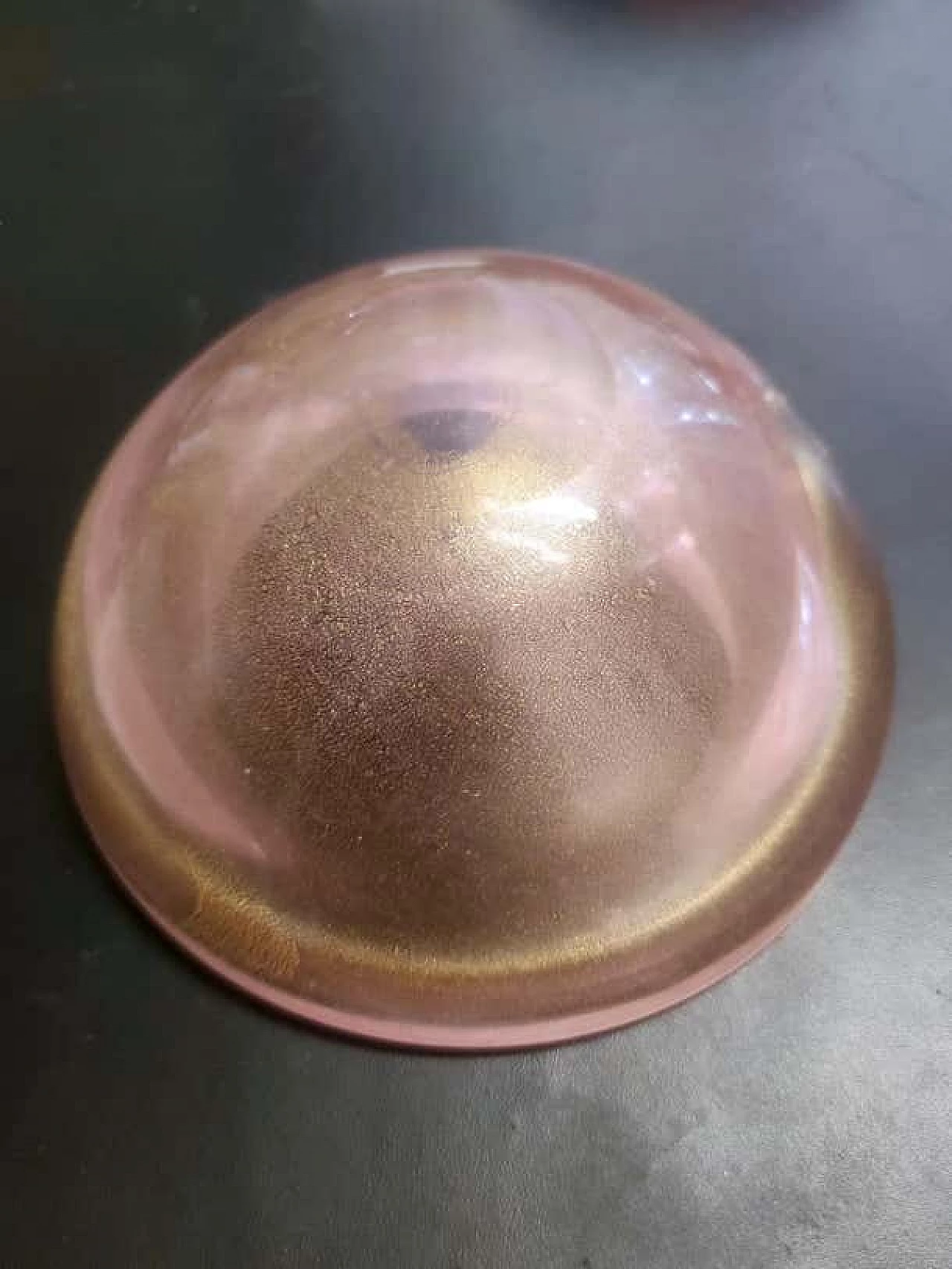 Peach-pink Murano glass ashtray with gold leaf, 1960s 2