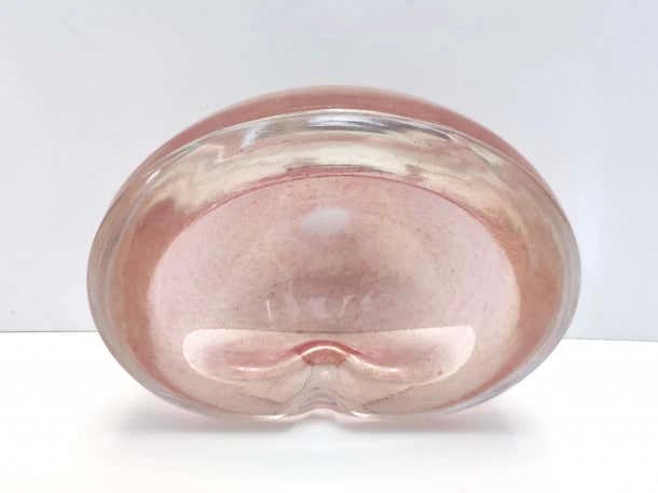 Peach-pink Murano glass ashtray with gold leaf, 1960s 9
