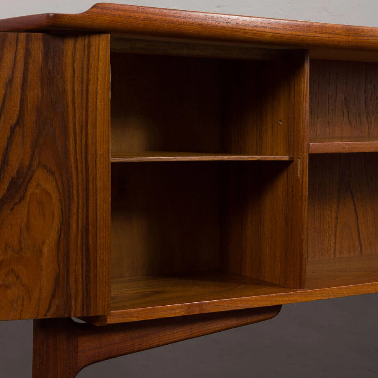 Danish teak desk by Svend Aage Madsen for HP Hansen, 1960s 13