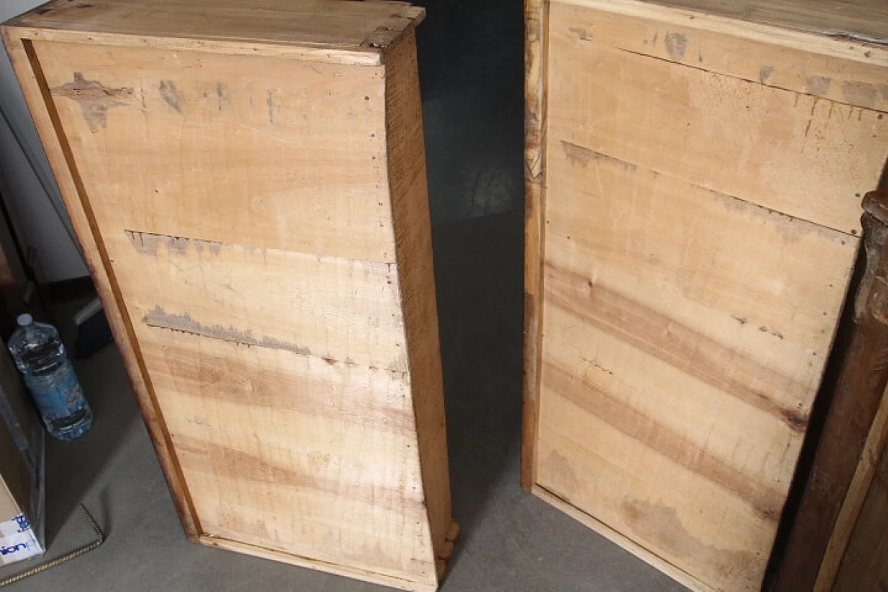 Cassettone Luigi Filippo cappuccino in noce massello con piedi a pigna, 1840 2