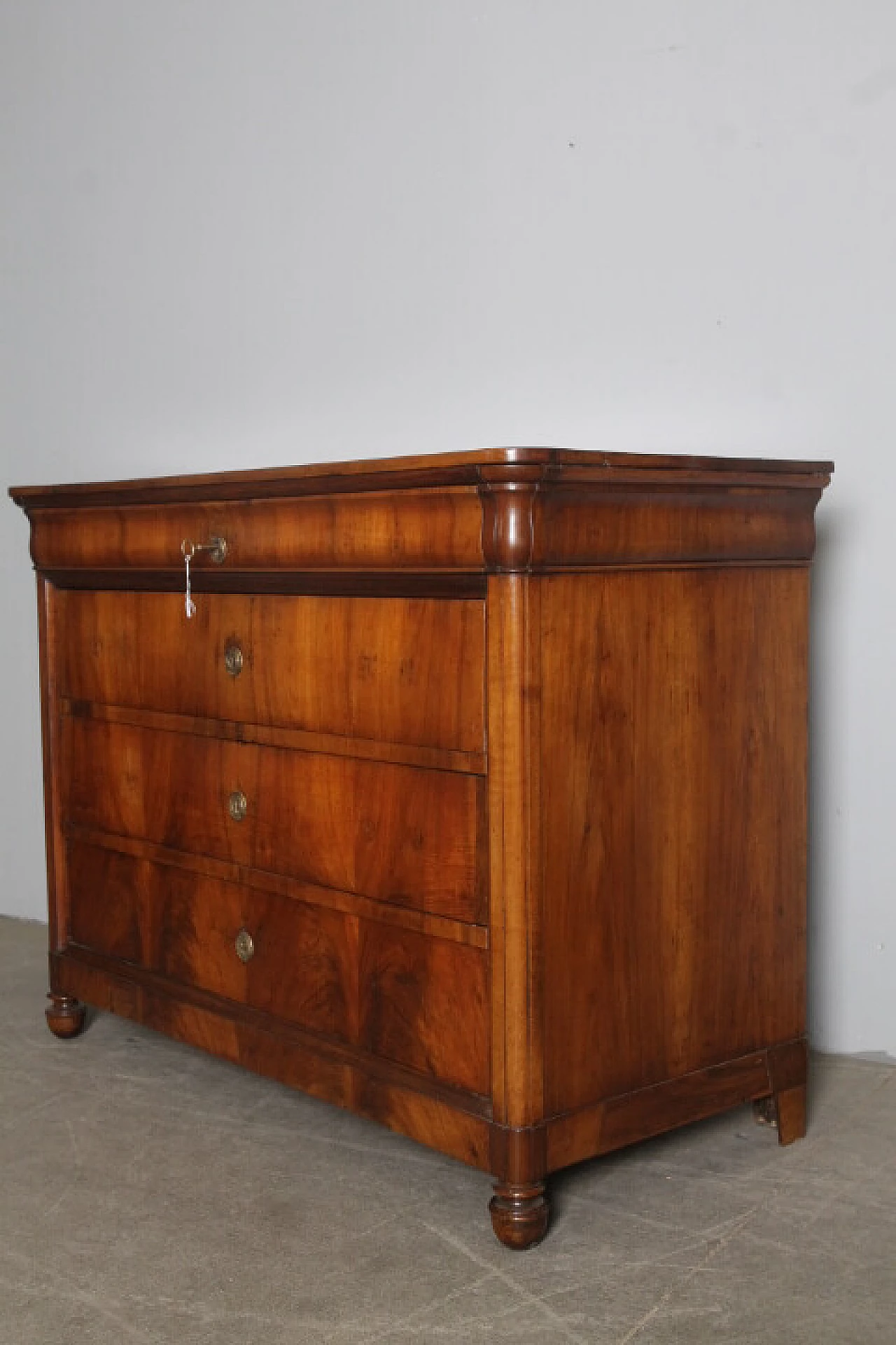 Louis Philippe cappuccino chest of drawers in solid walnut with pinecone feet, 1840 6