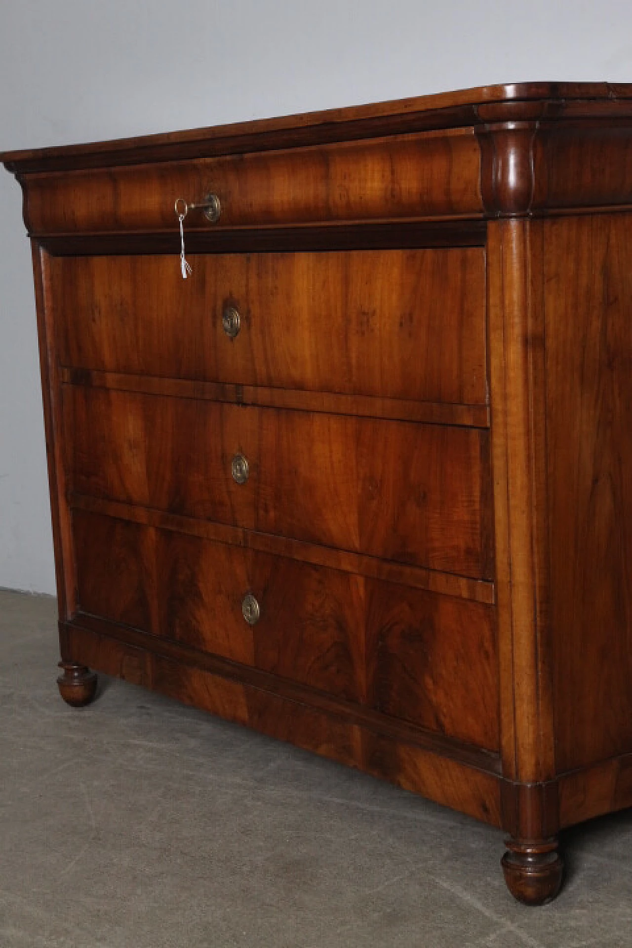 Louis Philippe cappuccino chest of drawers in solid walnut with pinecone feet, 1840 8