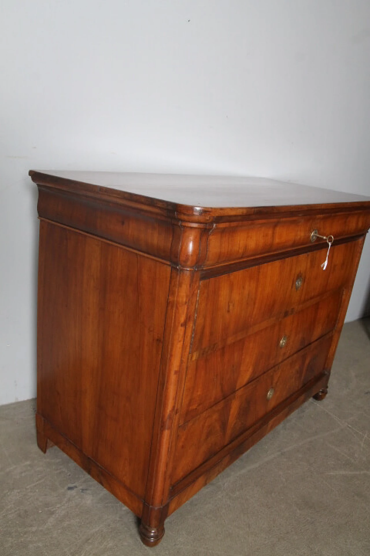 Louis Philippe cappuccino chest of drawers in solid walnut with pinecone feet, 1840 11