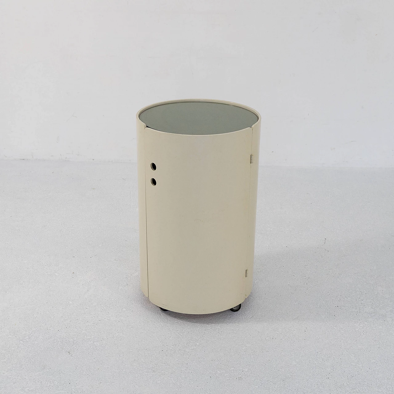 Comodino con anta in legno laccato e piano in vetro, anni '70 1