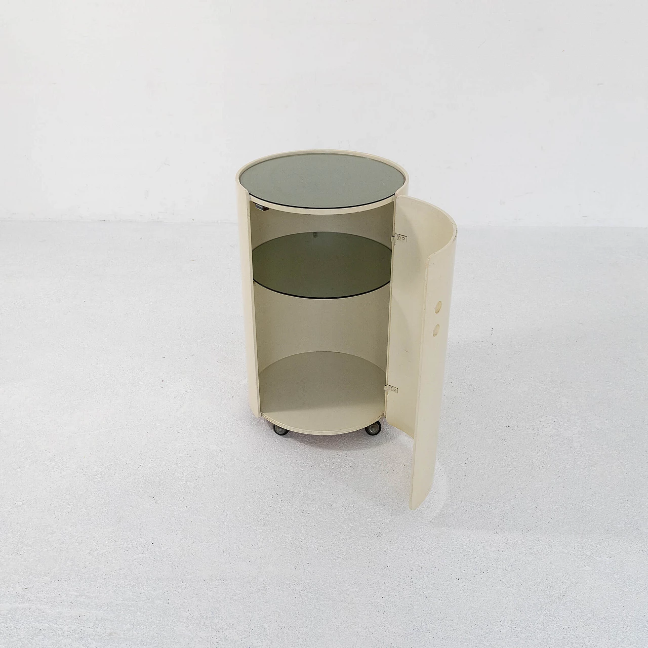 Comodino con anta in legno laccato e piano in vetro, anni '70 2