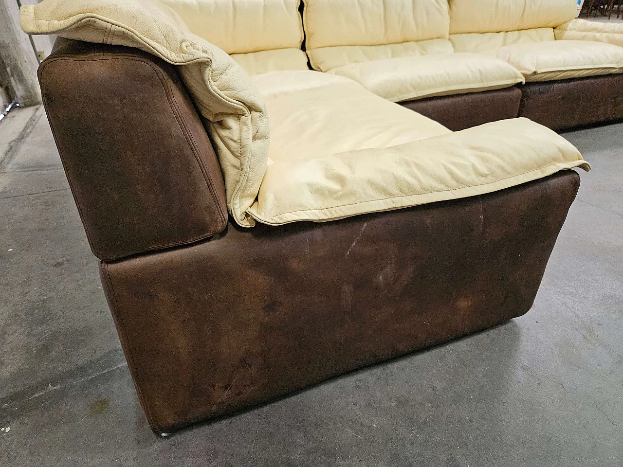 Leather and suede modular corner sofa, 1970s 11