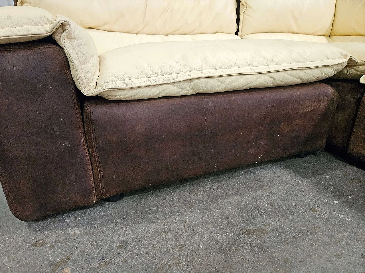 Leather and suede modular corner sofa, 1970s 12