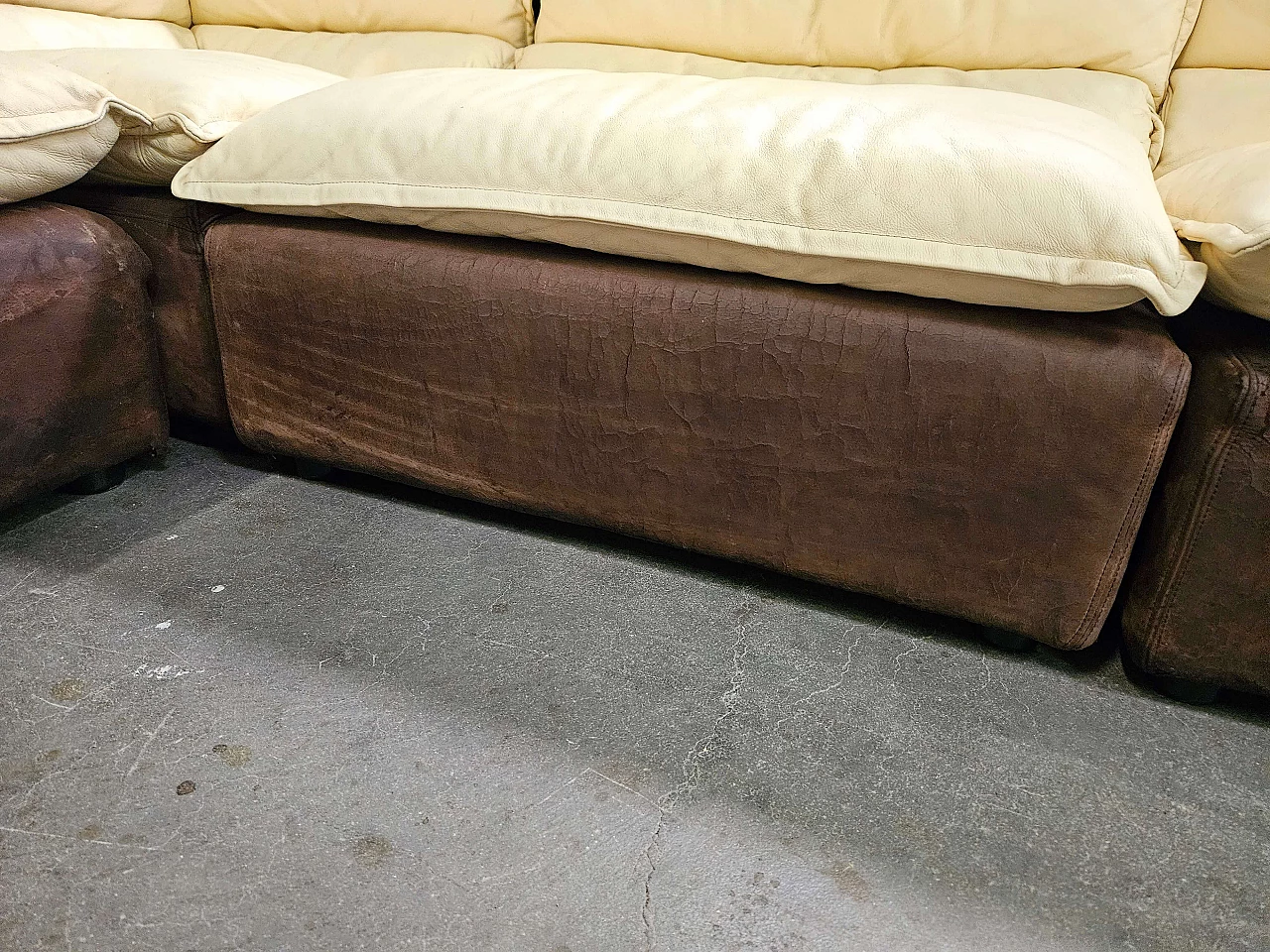 Leather and suede modular corner sofa, 1970s 13