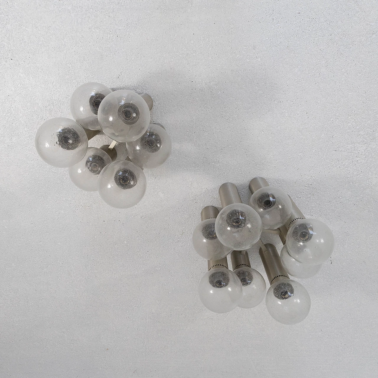 Coppia di plafoniere in alluminio e vetro pulegoso, anni '70 4