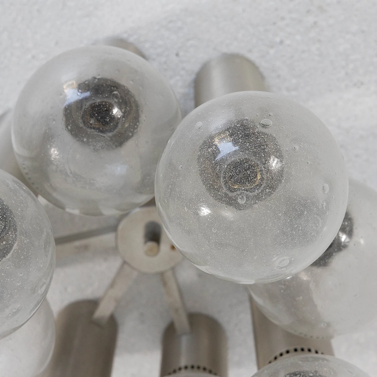 Coppia di plafoniere in alluminio e vetro pulegoso, anni '70 7