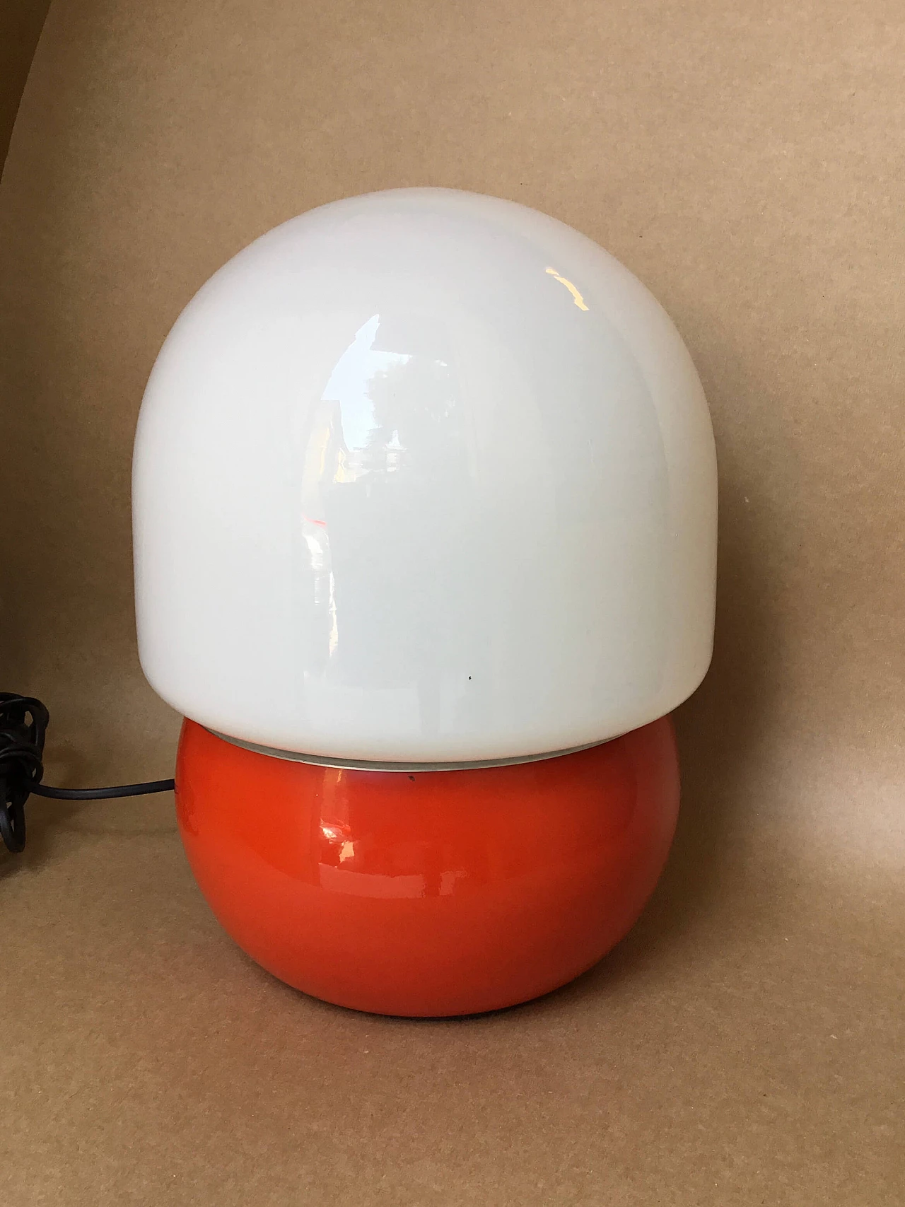 Red enameled aluminum and milk glass table lamp, 1970s 1