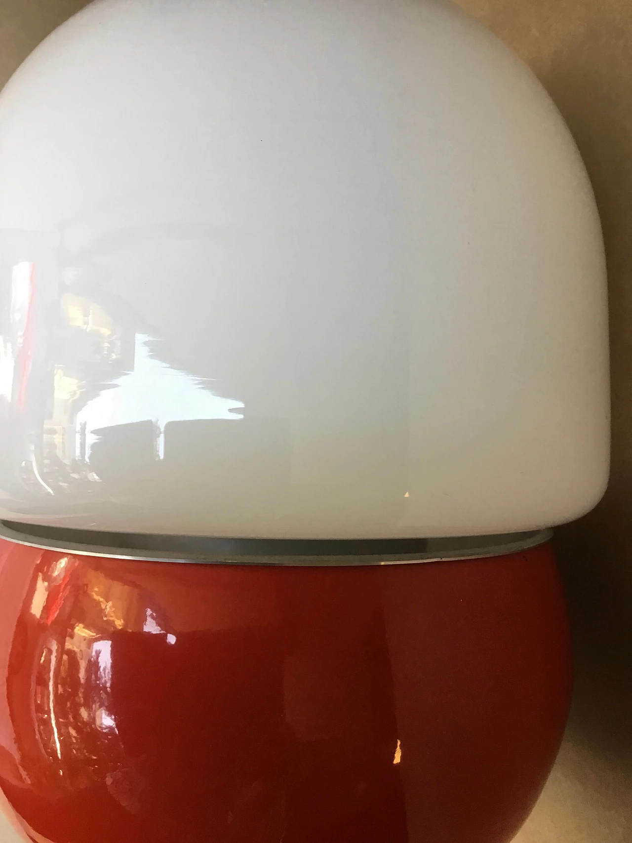 Red enameled aluminum and milk glass table lamp, 1970s 5