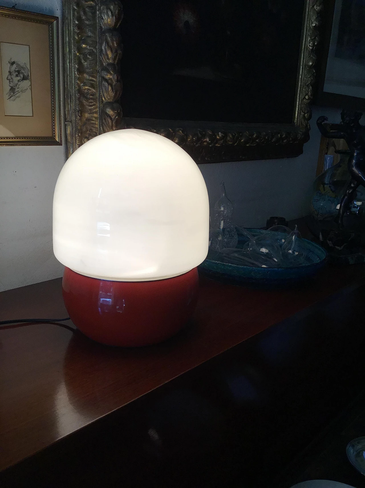 Red enameled aluminum and milk glass table lamp, 1970s 6