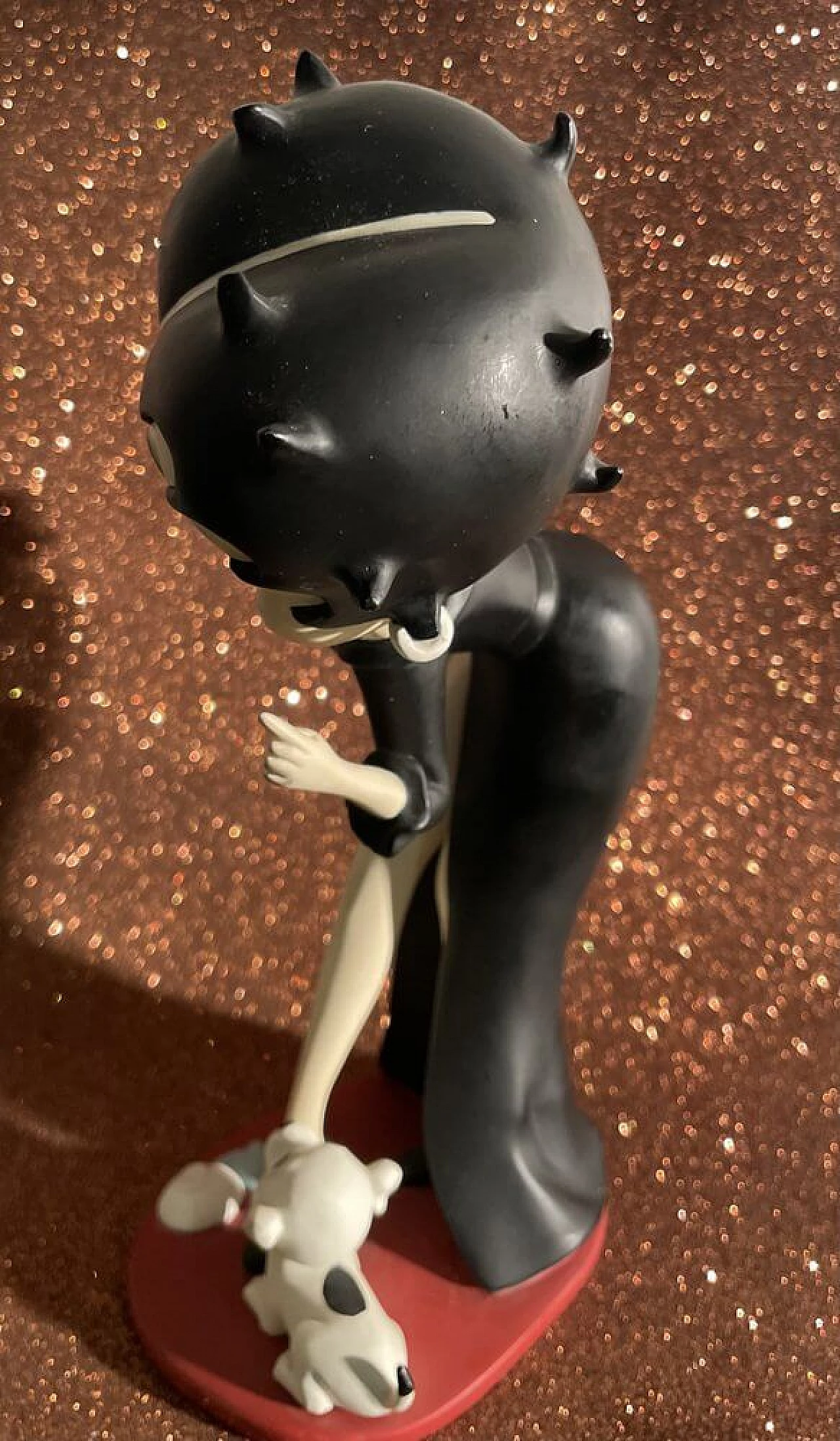 Betty Boop collectible figurine with black dress and small dog by Fleischer Studios, 2007 4