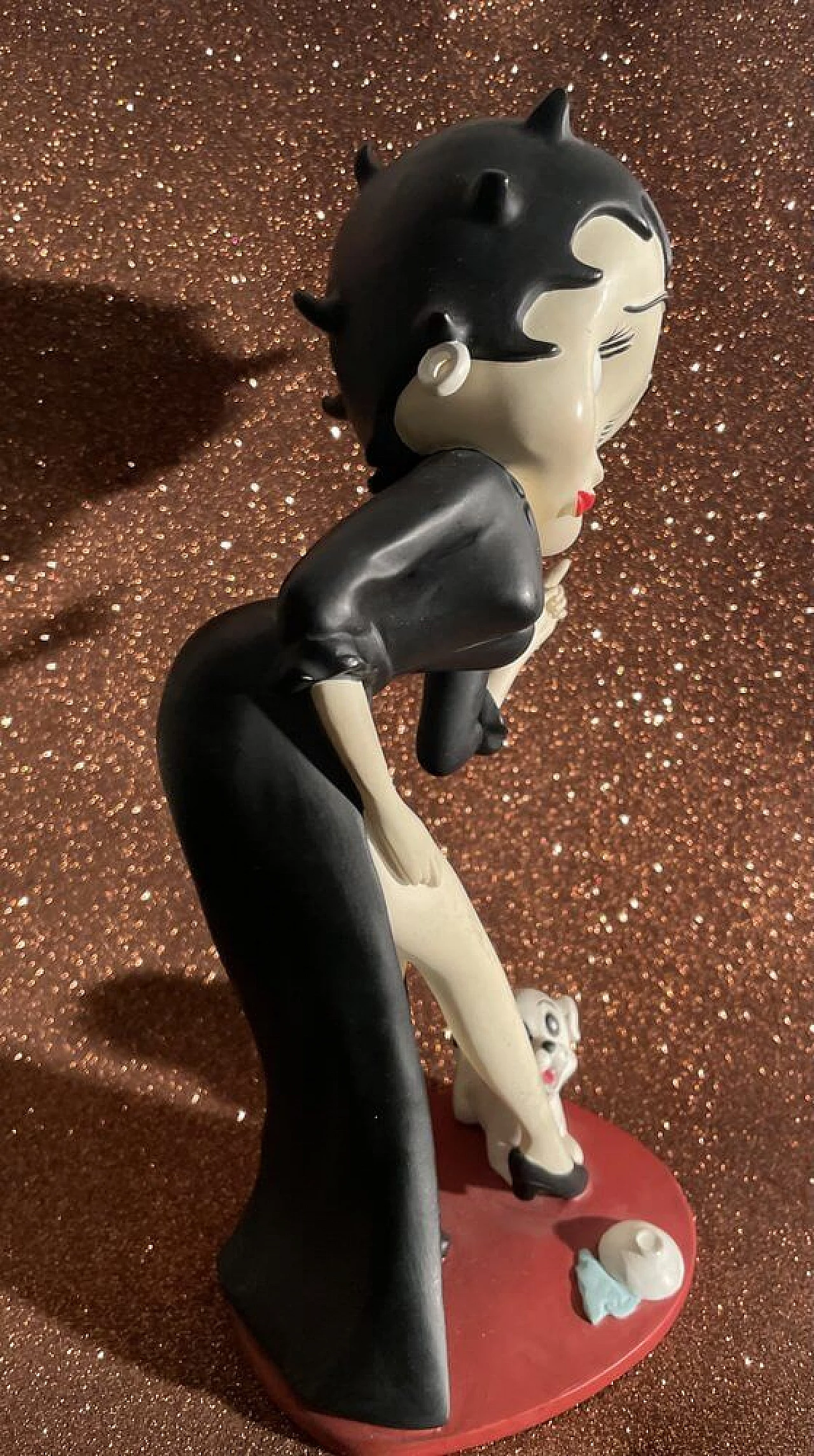 Betty Boop collectible figurine with black dress and small dog by Fleischer Studios, 2007 8