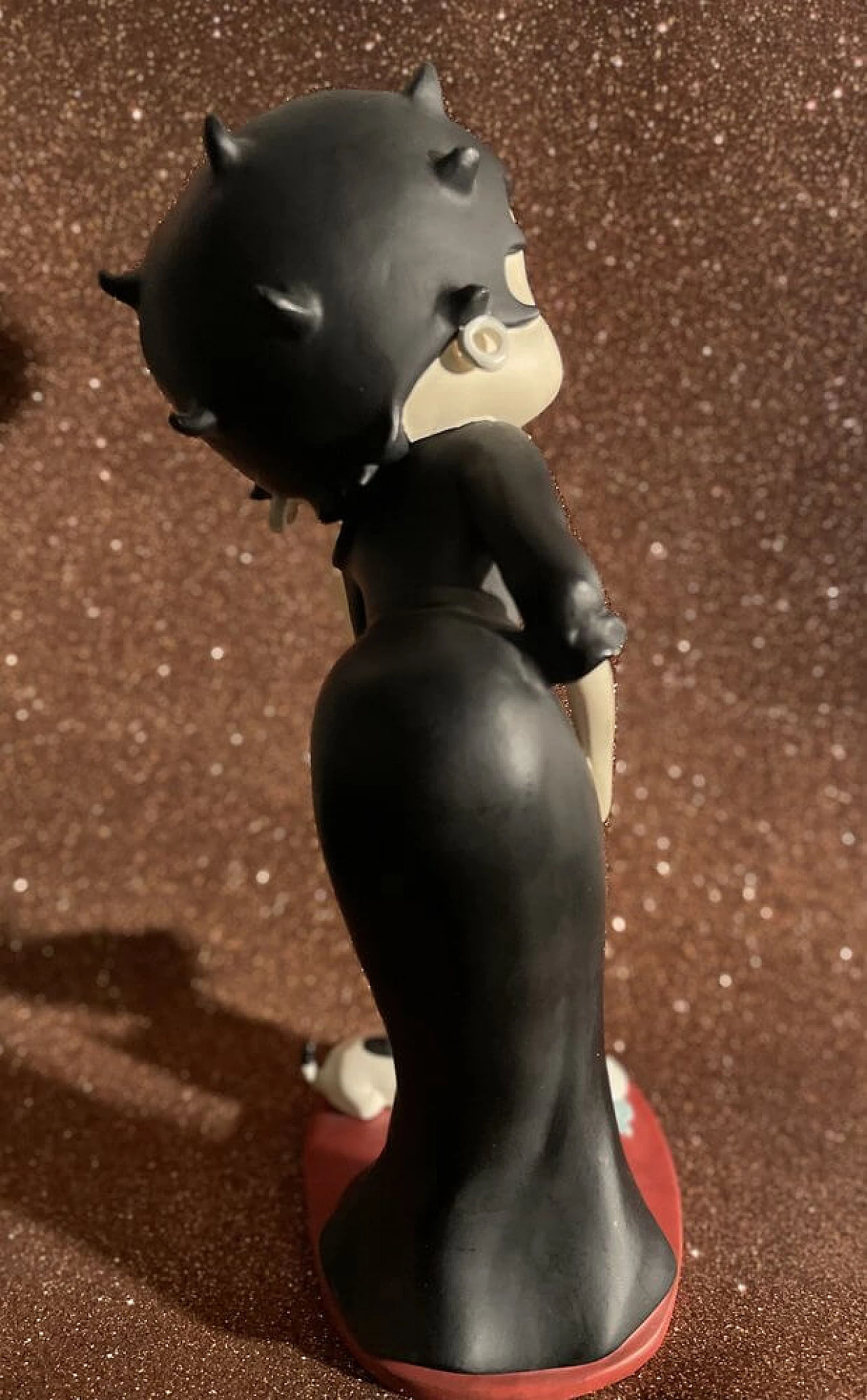 Betty Boop collectible figurine with black dress and small dog by Fleischer Studios, 2007 9