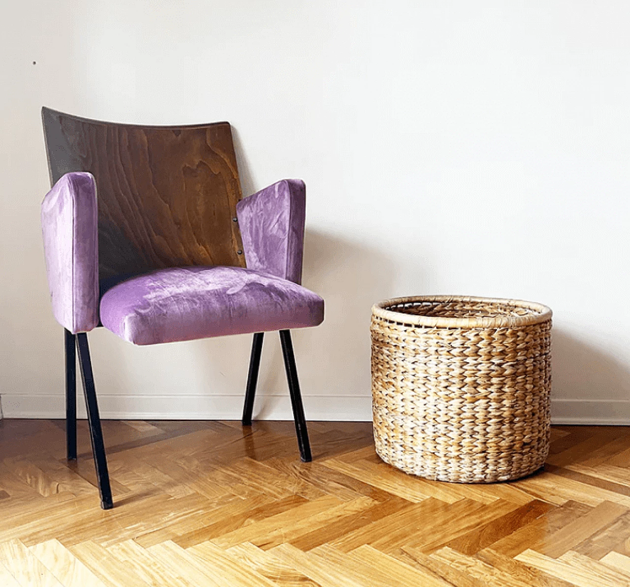 Mauve velvet theatre armchair, 1950s 1