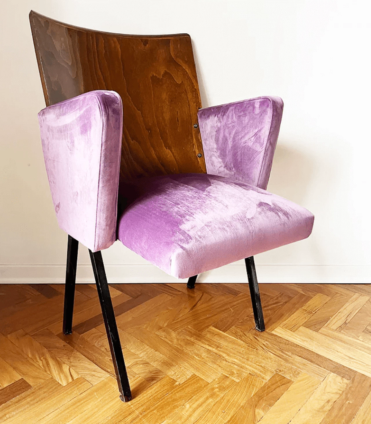 Mauve velvet theatre armchair, 1950s 2