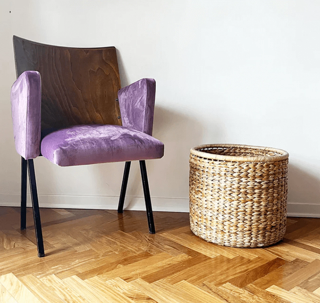 Mauve velvet theatre armchair, 1950s 4