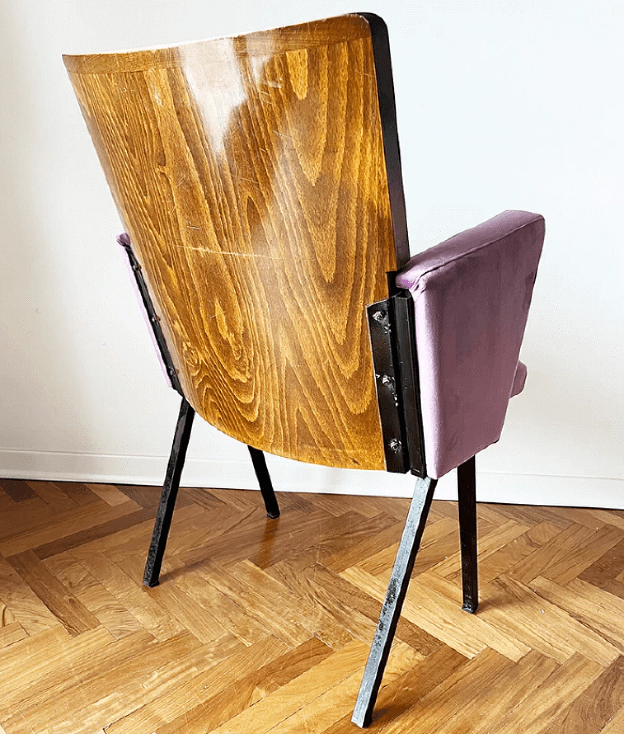 Mauve velvet theatre armchair, 1950s 5