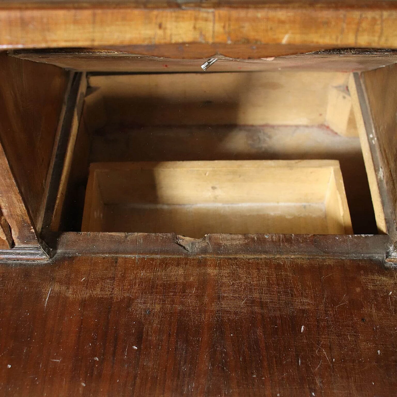 Trumeau in stile barocchetto con ante a specchio, del '700 10