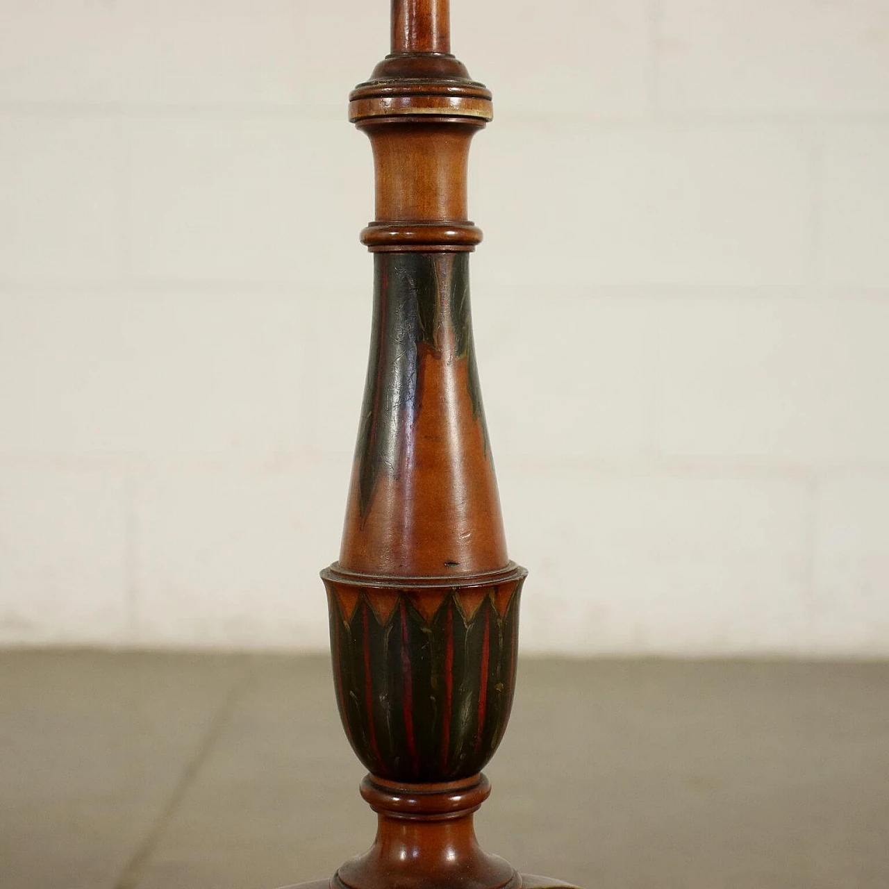 Pair of pole screen with embroidered fabric, 19th century 10