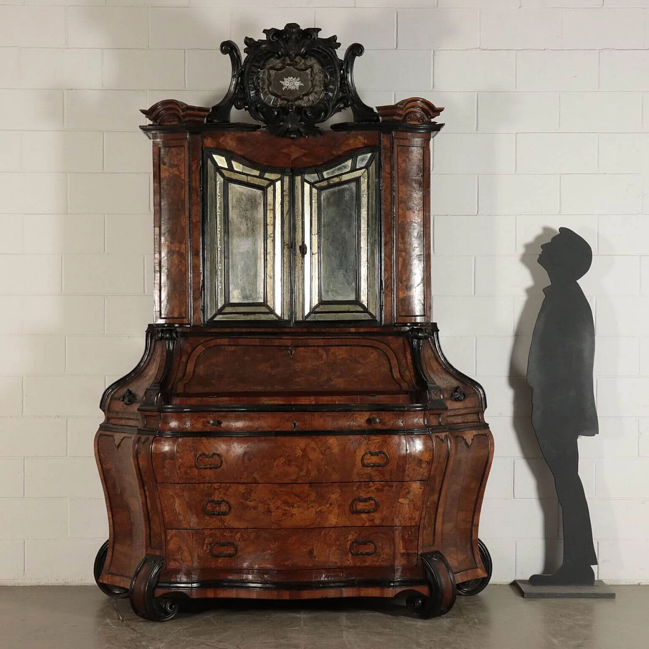 Grande troumeau con specchi e anta apribile a ribalta, del '900 2