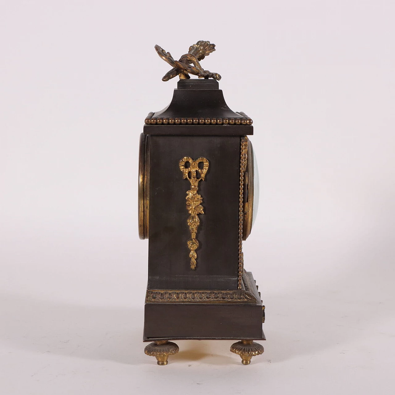Napoleon III style bronze table clock, 19th century 9