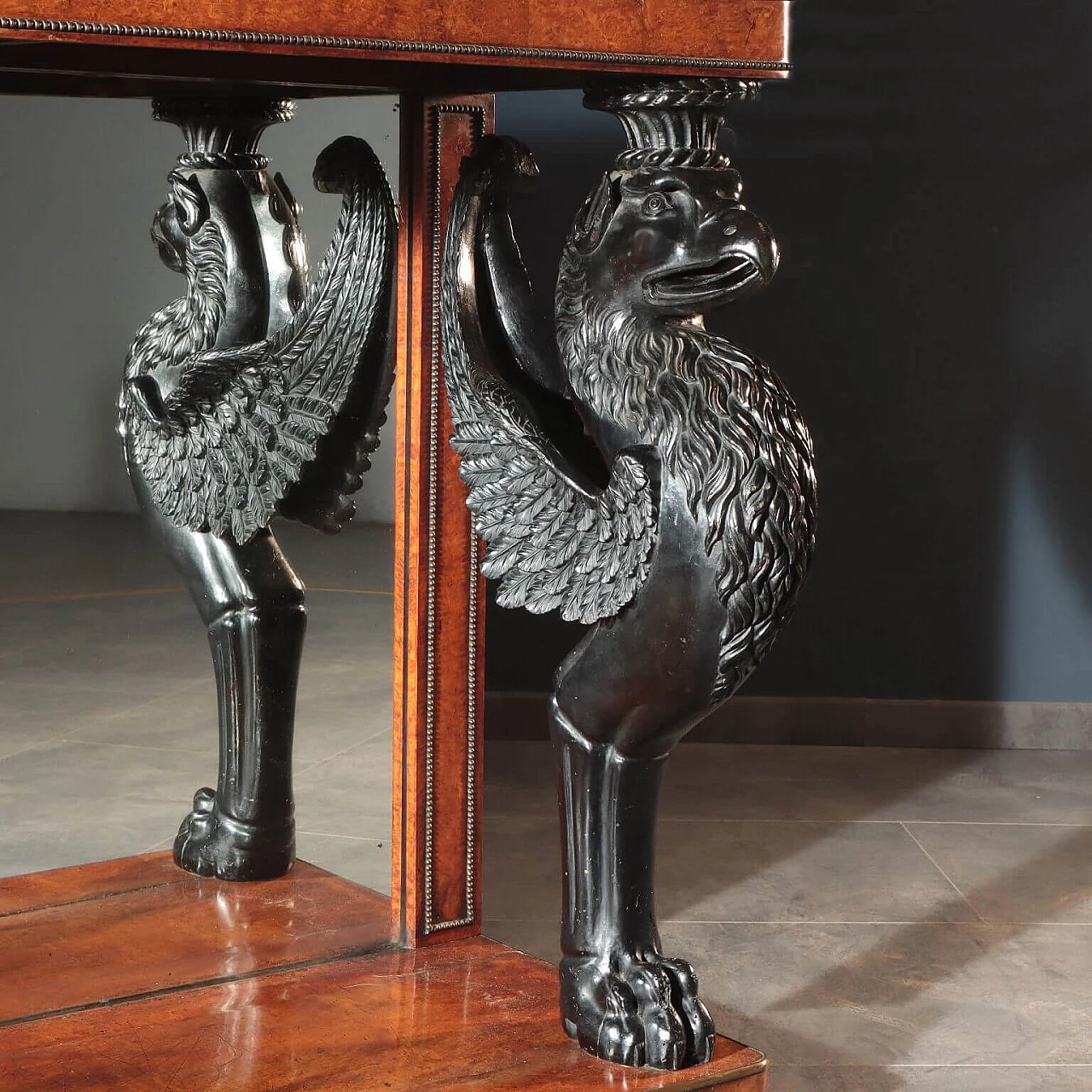 English wood console with mirror and ebonized griffins, 19th century 2