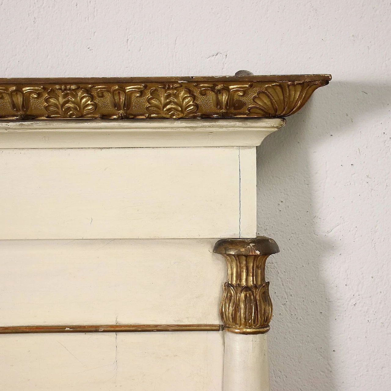 Lacquered and gilded restoration chimneypiece, 19th century 4