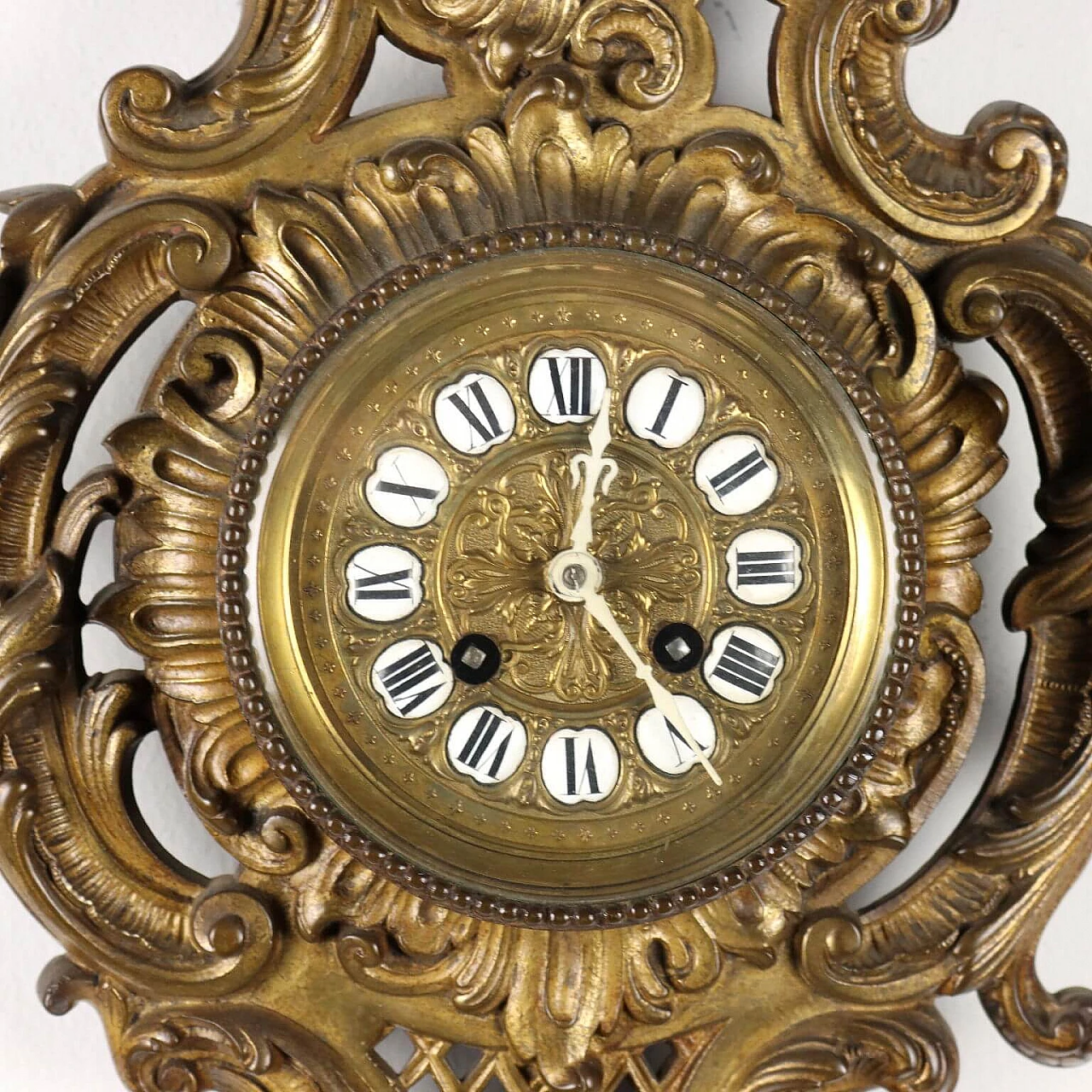 Gilded bronze wall clock in Rococo style, 19th century 3
