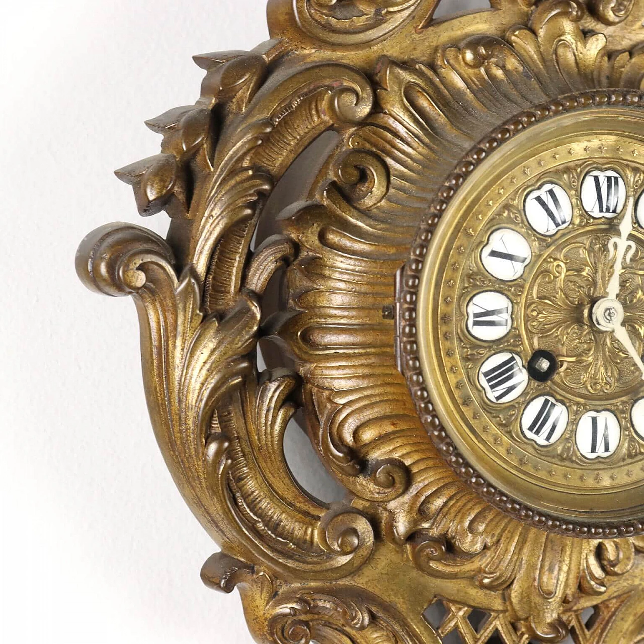 Gilded bronze wall clock in Rococo style, 19th century 6
