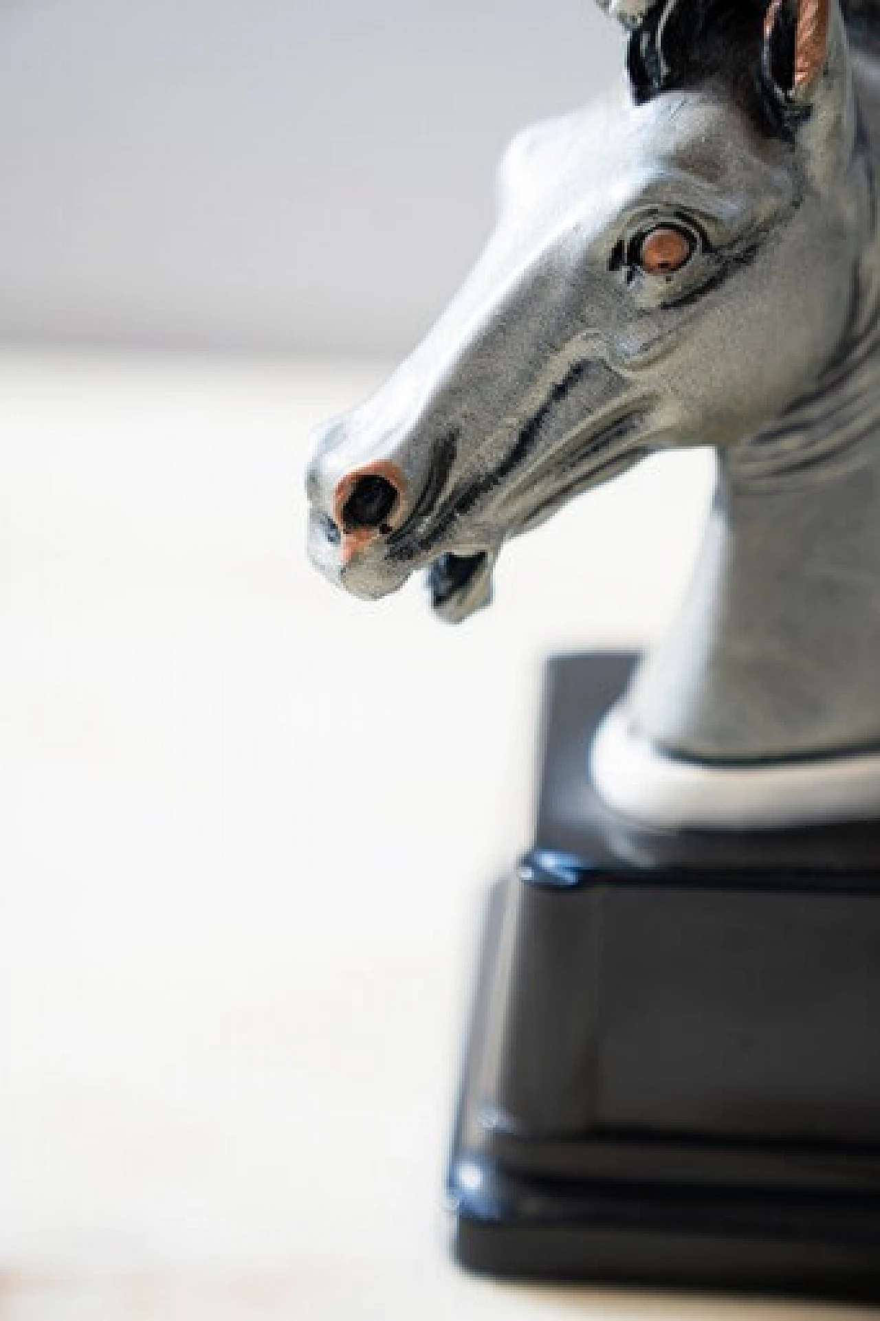 Pair of sculptures of horse heads by Marcello Giorgio, 1980s 2