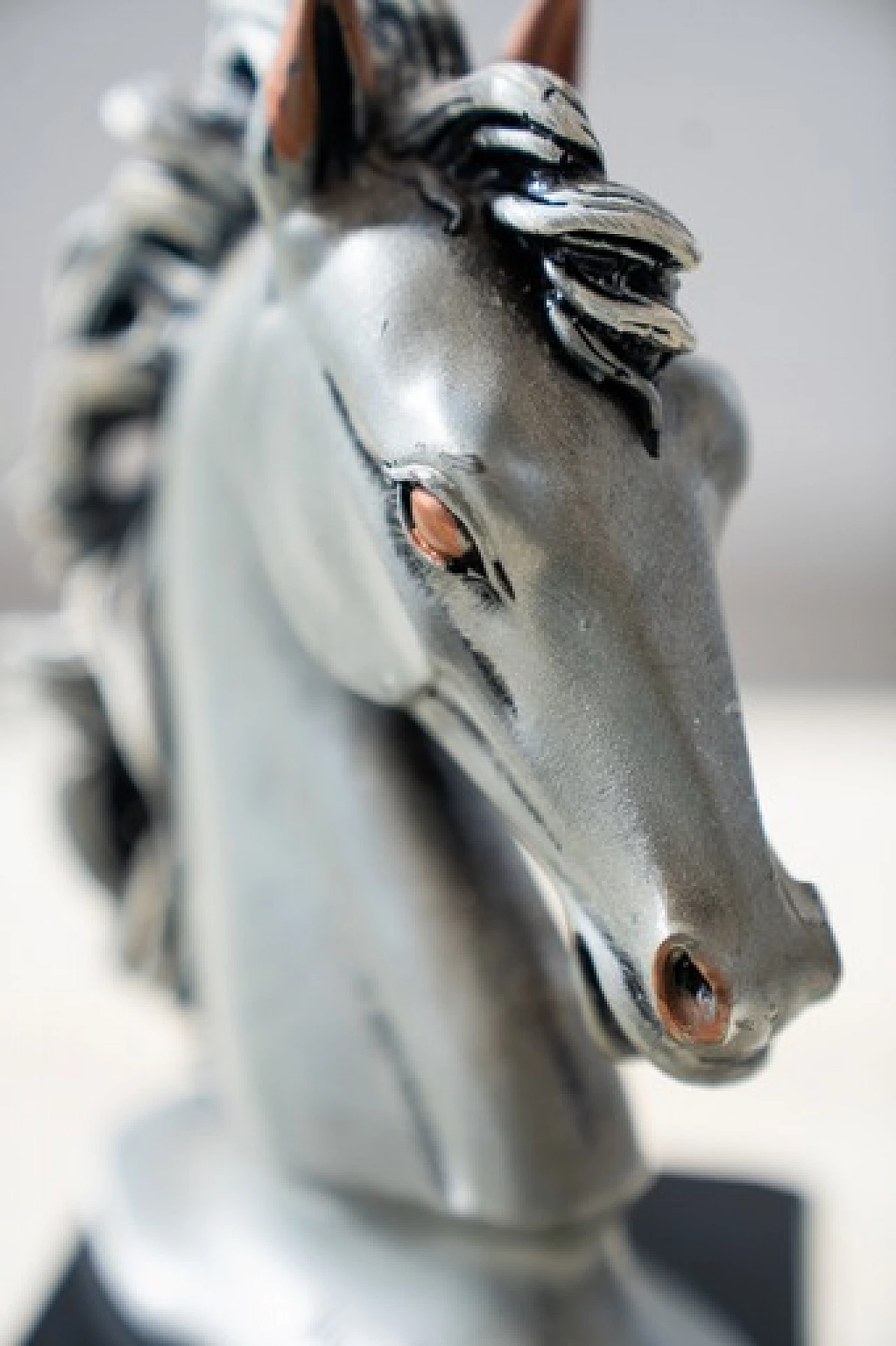 Pair of sculptures of horse heads by Marcello Giorgio, 1980s 9