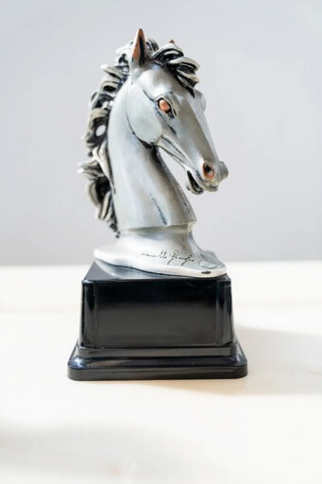 Coppia di sculture di teste di cavallo di Marcello Giorgio, anni '80 14