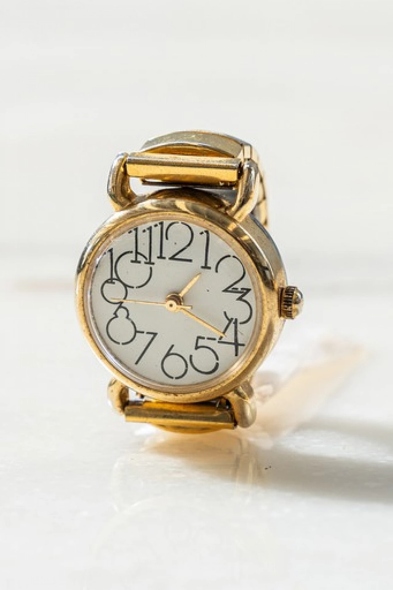 Anello con orologio in metallo dorato, anni '70 2