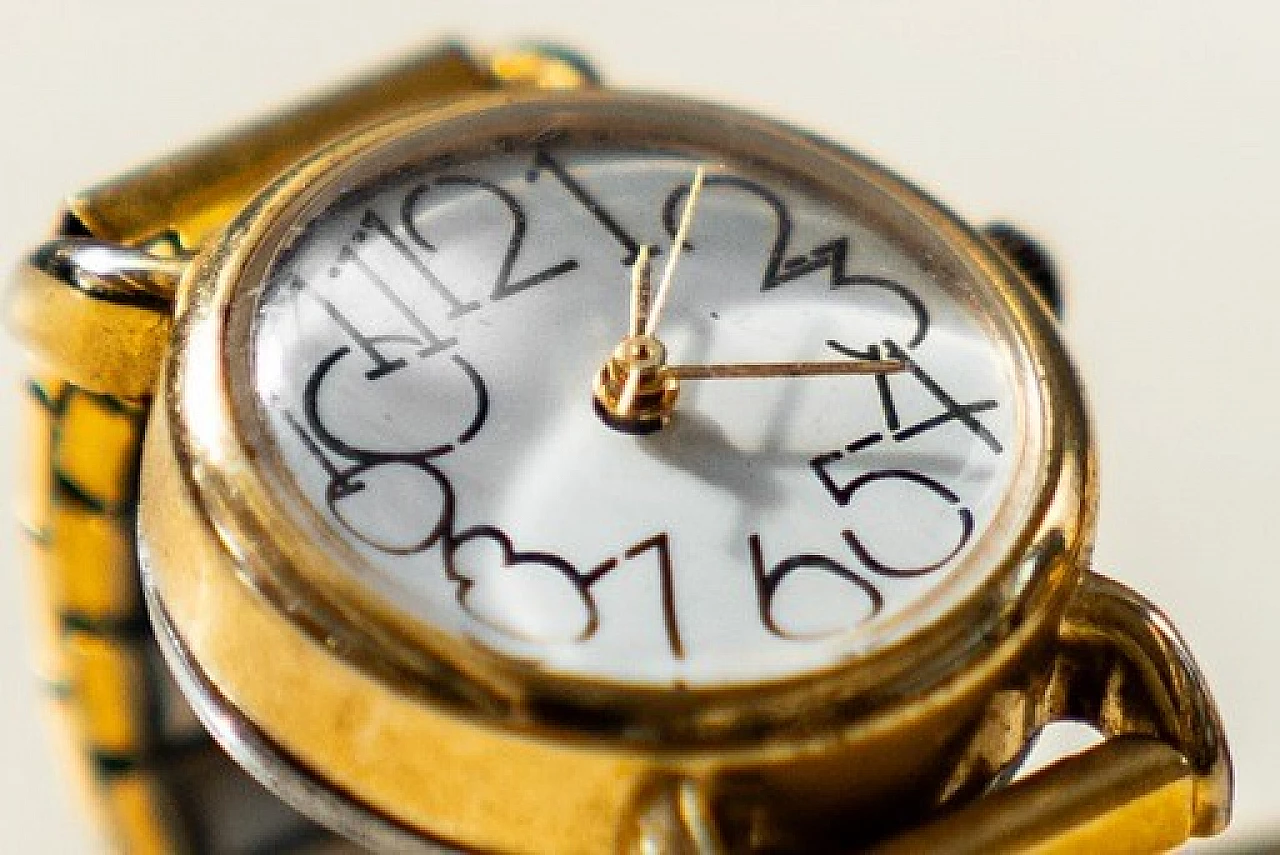 Anello con orologio in metallo dorato, anni '70 6