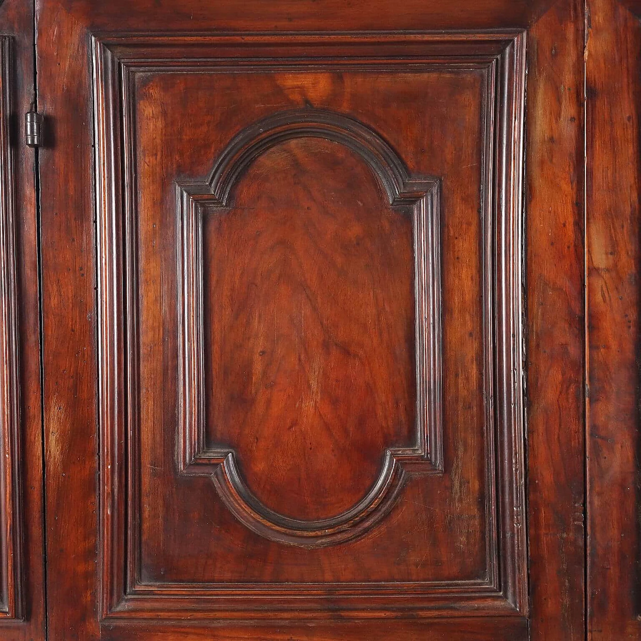 Renaissance style walnut sideboard, 20th century 6