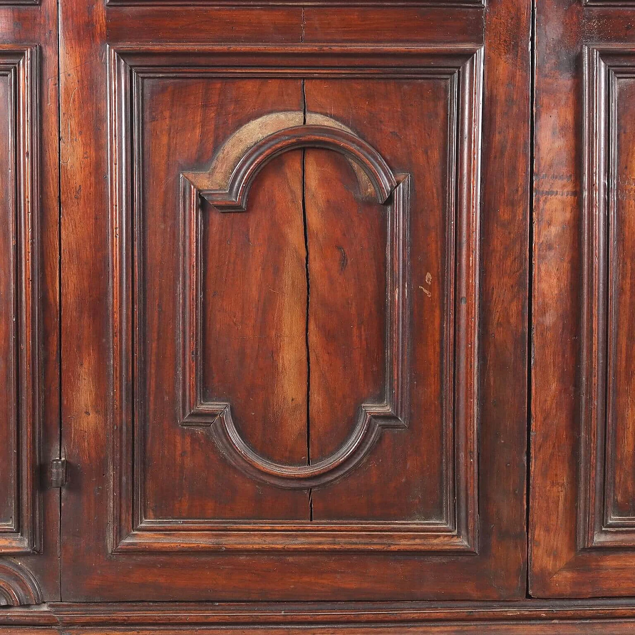Renaissance style walnut sideboard, 20th century 7