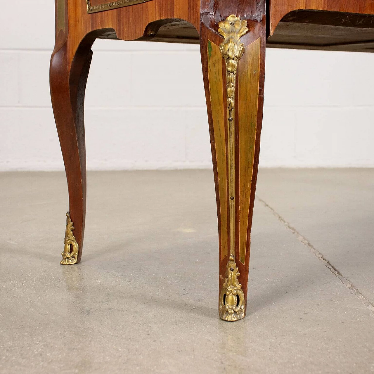 Neoclassical inlaid dresser by André Louis Gilbert, late 18th century 7