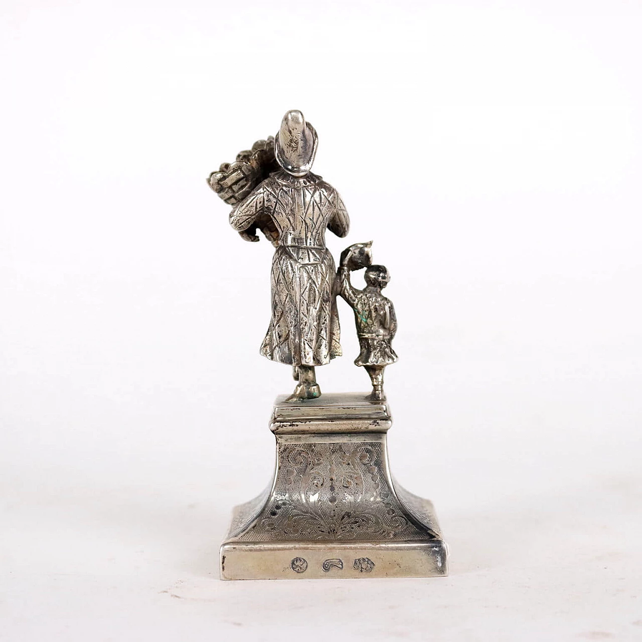 Pair of silver figurines, later 19th century 6