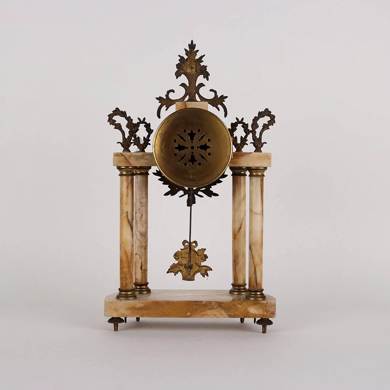 Orologio da tavolo e coppia di vasi in marmo e bronzo, metà '800 10
