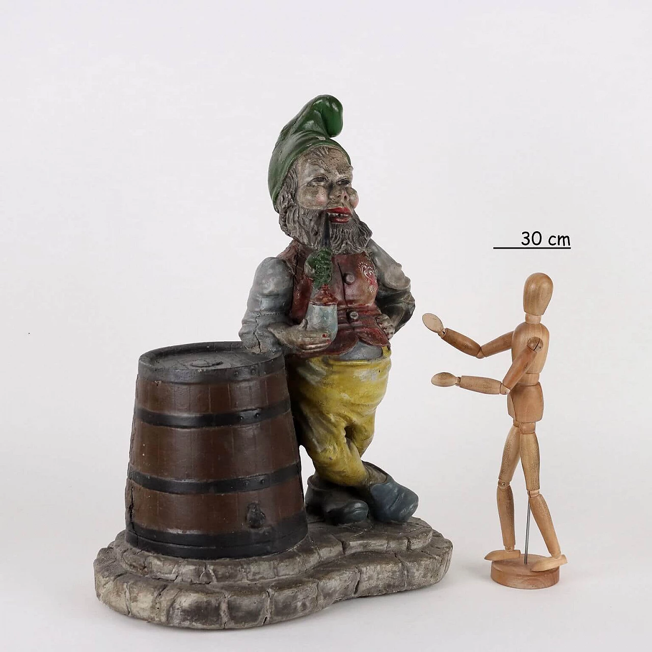 Nano da giardino in cemento dipinto 2