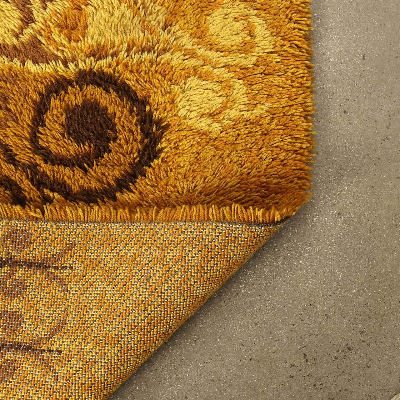 Long-pile wool blend rug 8