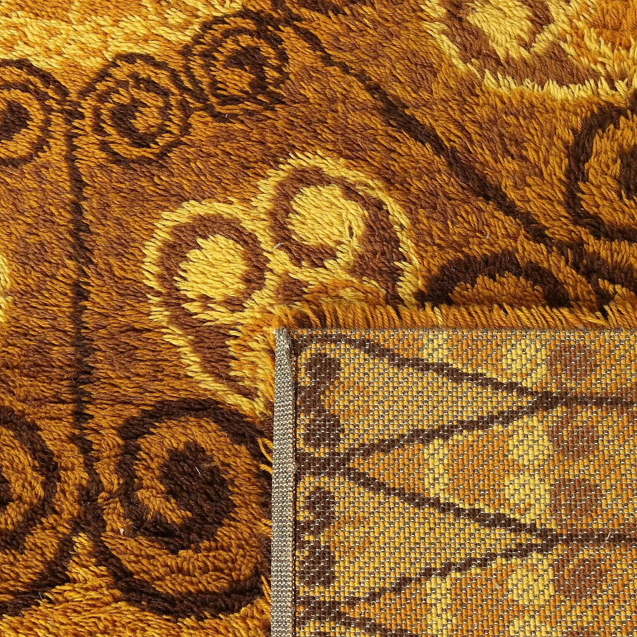 Long-pile wool blend rug 9