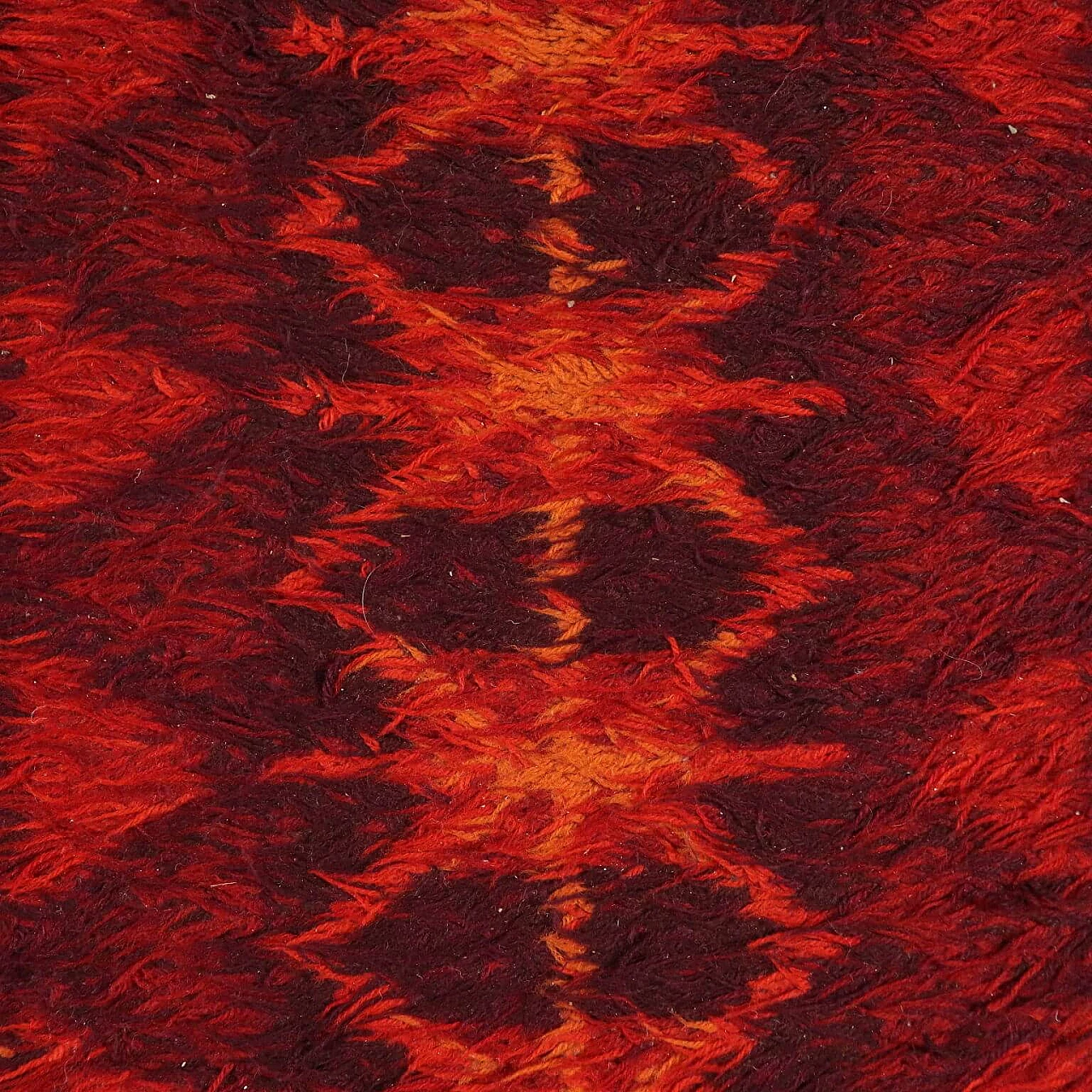 Tappeto a pelo lungo rosso in misto lana 3
