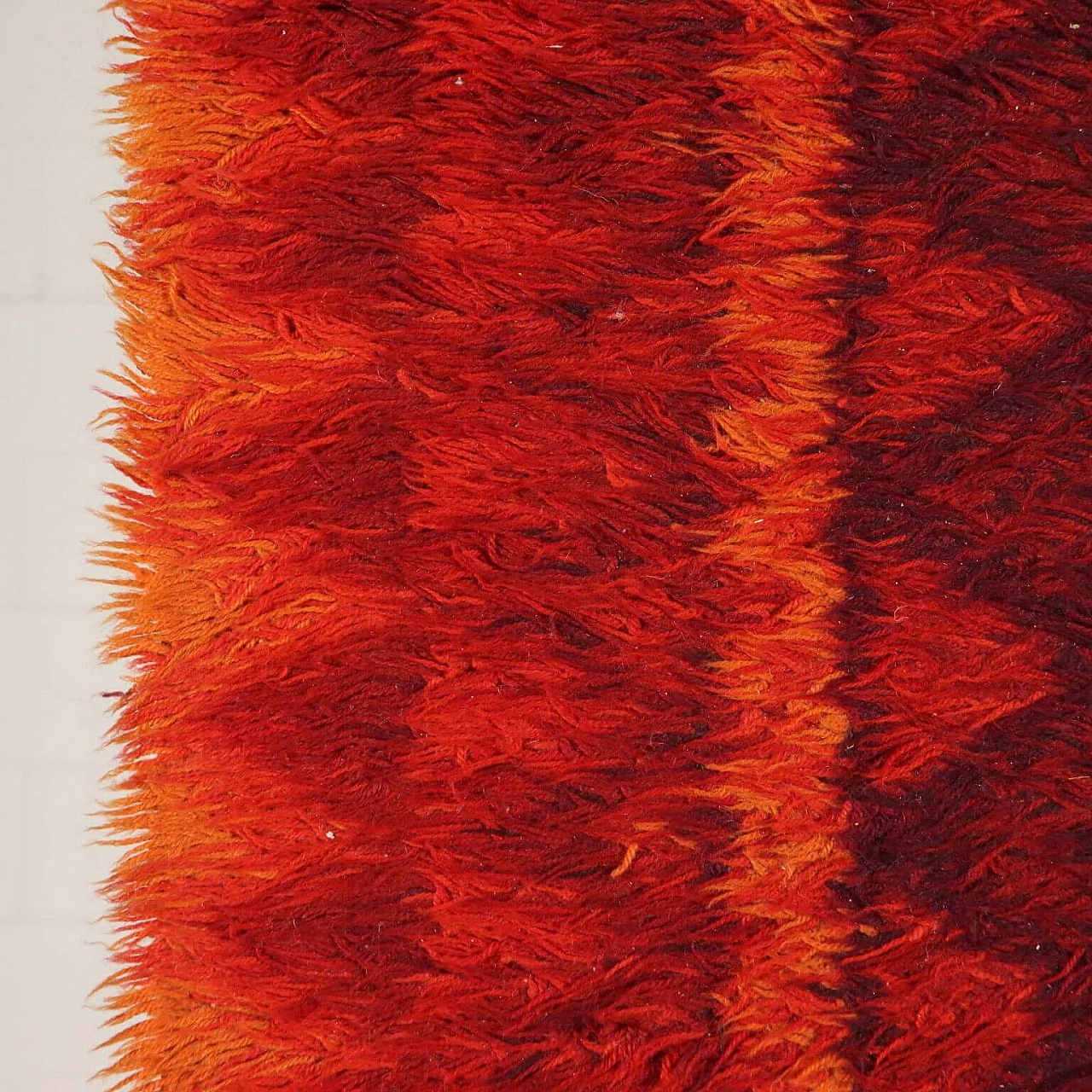 Tappeto a pelo lungo rosso in misto lana 4