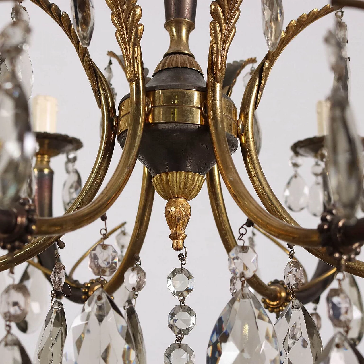 Lampadario stile Restaurazione in ottone, bronzo e cristallo, inizio '900 7
