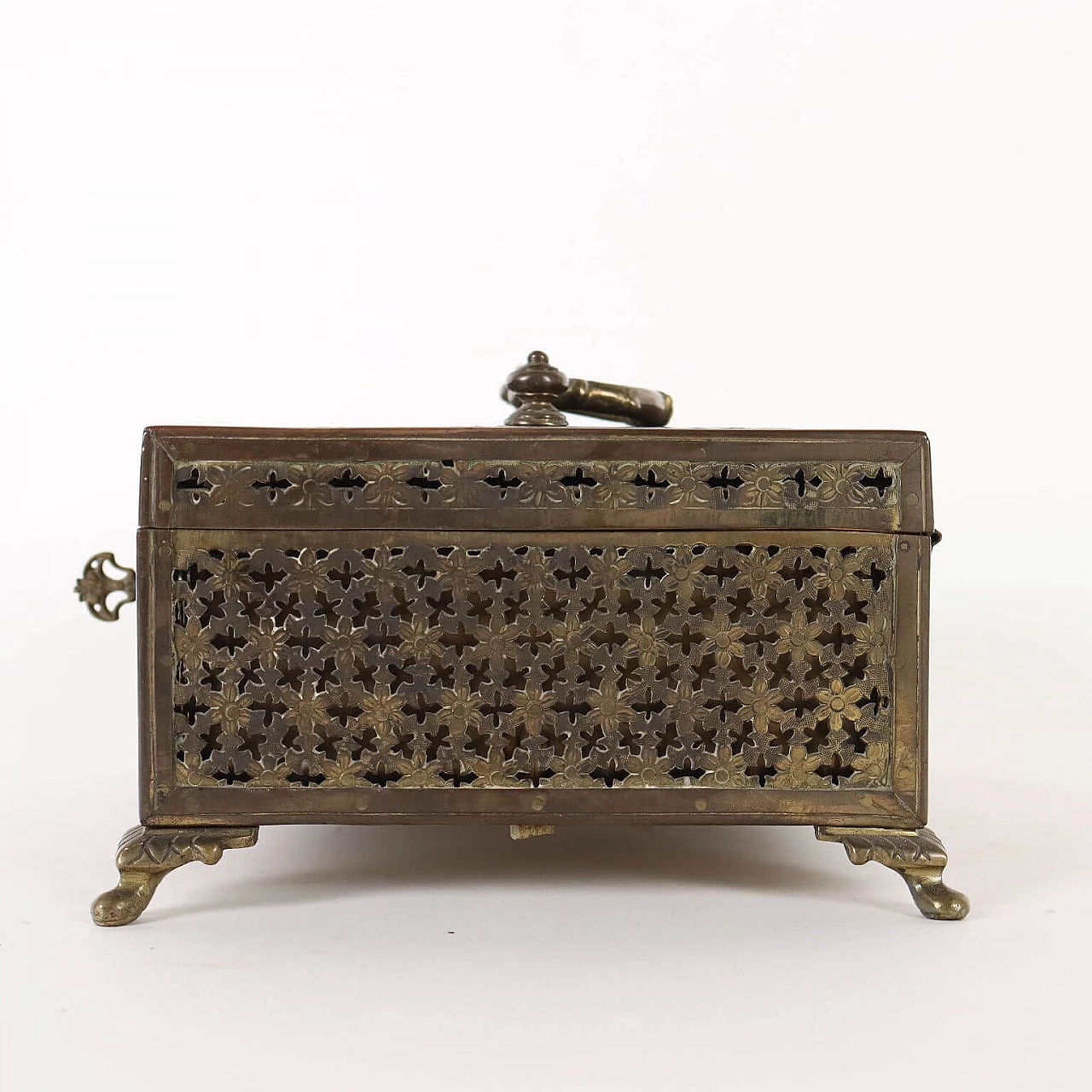 Openwork and chiseled bronze jewelry box, late 19th century 7